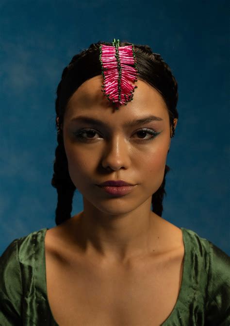 Shop Crystal Leaf Mangtikka Online