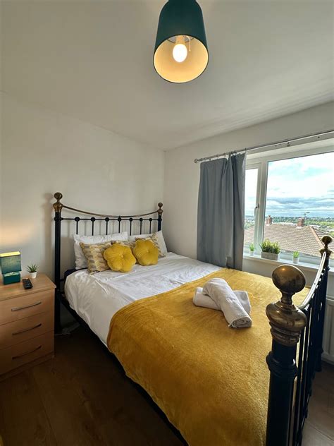 Langdale House Room 4 - Houses for Rent in Derby, England, United ...