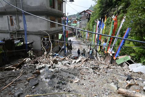"Relentless in adversity": Indian Army leads rescue operations after ...