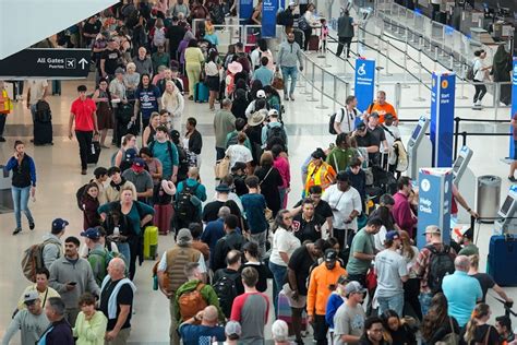 Travelers stuck in long lines amid TSA staffing shortages, partial gov ...