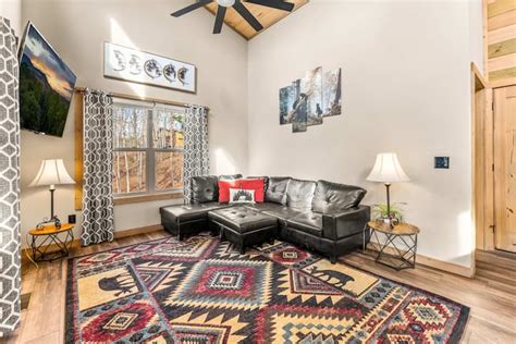 Cozy Smokies Escape w Hot Tub, Near Dollywood! - Cabins for Rent in ...