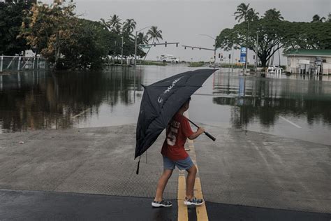 Lala in Hawaii: Thousands lose power, some possibly for months