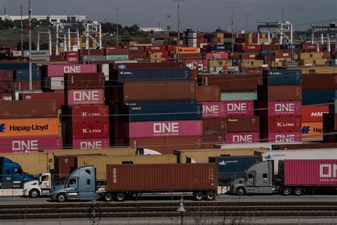 Trump Says He Will Raise Global Tariff to 15 Percent - The New York Times