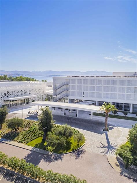 Find Hotel with Bars & Pub Šibenik - Book Online at Traveloka