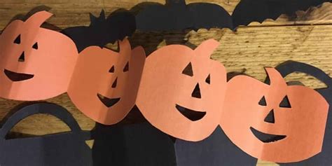 47 Eerie-sistably Easy Halloween Crafts for Kids | Twinkl