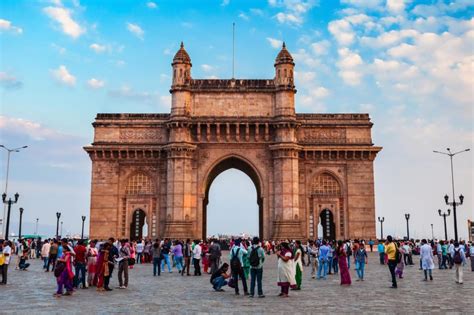 దేశవ్యాప్తంగా టూరిస్ట్ ప్రాంతాల్లో 10 వేల మంది గైడ్స్‌కి శిక్షణ ...