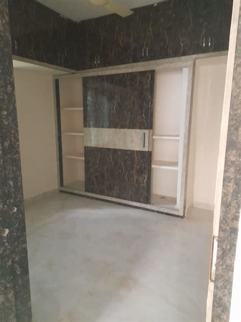 Shared unfurnished room with own bathroom in an apa... – Roomies.co.in