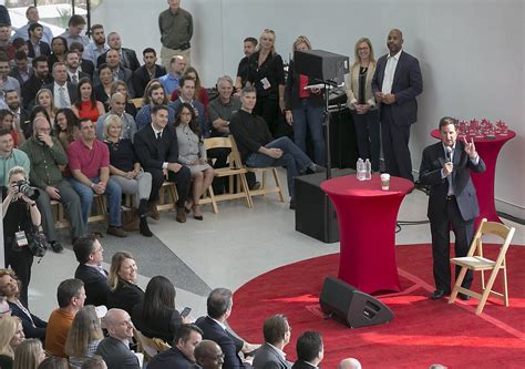 Famous people who put the 'Hook'em, Horns' sign up