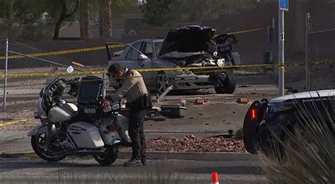Suspect flees after reported assault leads to Las Vegas crash near 215, Sahara