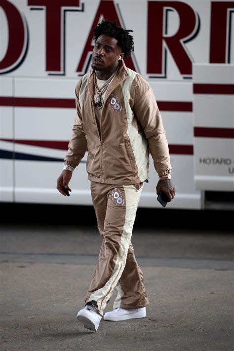 【スーパーボウル2025】NFL選手たちの華やかなファッションが話題。注目のベストドレッサーは？│エスクァイア日本版