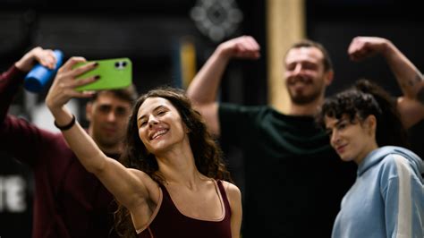 Gen Z and millennials are drinking less. The reasons go beyond health.