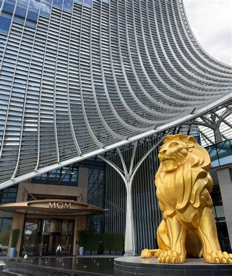 Sleep in the MGM West Bund and bring the art museum to the clouds ...