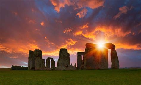 Experts find evidence showing how Stonehenge builders moved 25-ton ...