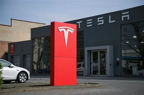 Factbox-Elon Musk Lays Out Terafab AI Chip Project Plan
