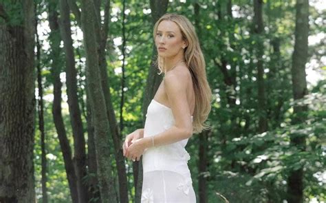 Connor McDavid's wife Lauren Kyle leads glamorous Greece getaway for ...