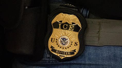 US immigration authorities arrest Spanish-language news reporter in ...