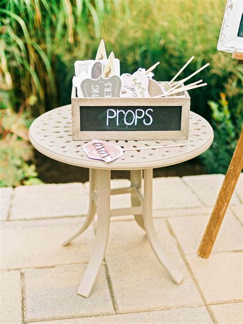 Balloon dart painting wedding | Honestweddingadvice.com