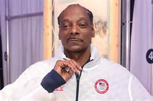 Snoop Dogg's credit card fails while getting takeout at the Olympics ...