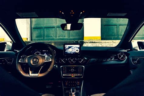 2018 Mercedes-AMG GLA 45 Test Drive Review - AutoTrader.ca