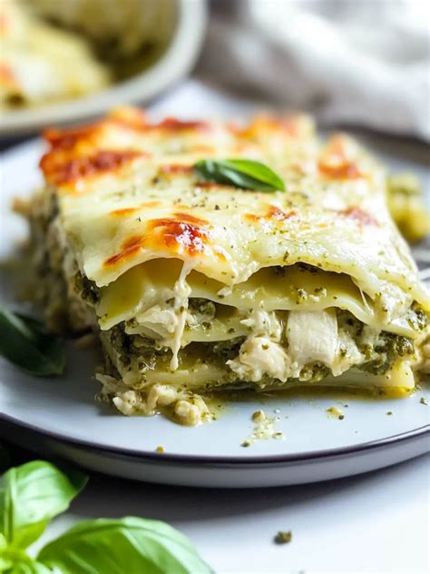 Quick and Easy Creamy Chicken Pesto Lasagna You'll Love