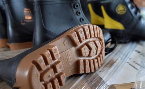 OSE dona 1.400 botas y 1.500 prendas al INR para fortalecer la ...