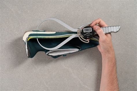 Cut in half: ASICS Gel Resolution X Review (2025) | RunRepeat