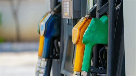 Centre slashes excise duty on petrol, diesel to shield consumers, OMCs ...