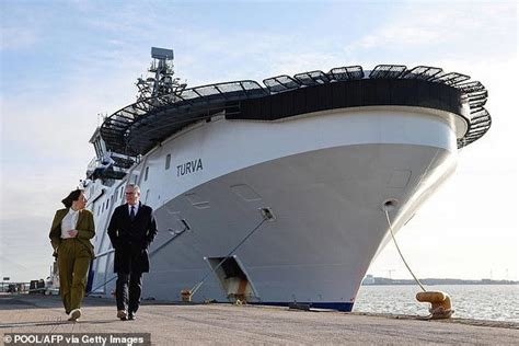 Starmer still won't commit to date for ramping up defence spending amid ...