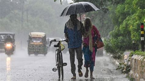 Heavy Rainfall alert: কলকাতা-সহ দক্ষিণবঙ্গের এসব জেলায় ধেয়ে আসছে ...