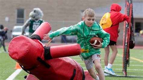 2025 NFL Draft kicks off in Green Bay with Field Fest challenges