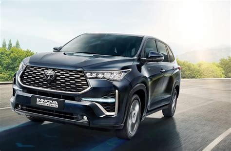 Toyota Innova Hycross captures 61% of Innova sales in Q1 FY2026 ...