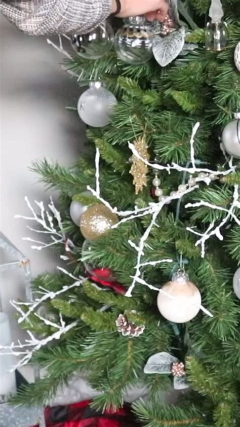 Christmas tree decorating ideas to try this year! 🎄