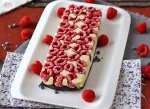 Franui-style chocolate bar with raspberries, white and dark chocolate!