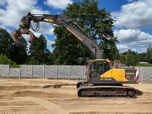 Volvo EC 220 DL tracked excavator for sale from Poland Łochów, PE28247 ...
