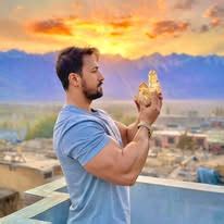 Natural Kunzite Crystal A striking natural kunzite crystal displaying ...