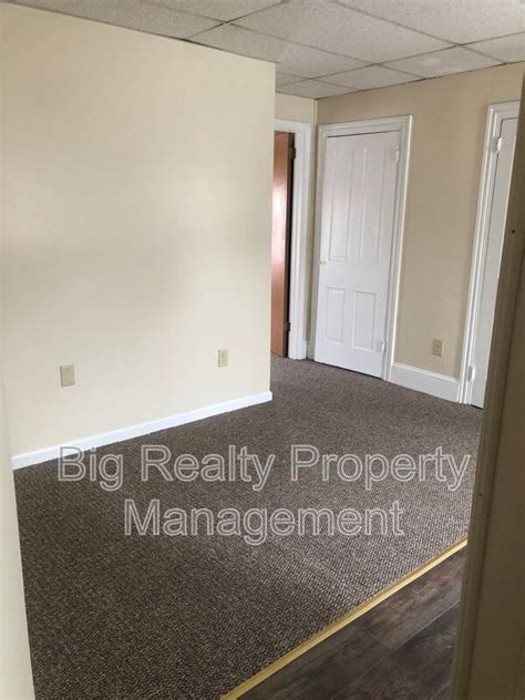 70 N Main St Unit Apt 3 Off-Campus Housing, Spring City, PA