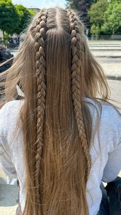 Pin de natsu 🪷 en aesthetics archive | Joyas, Pelo, Peinados