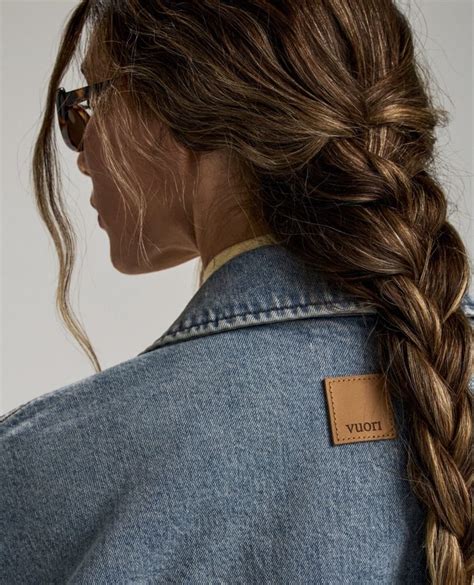 Vuori launches first women’s denim collection - FashionNetwork India