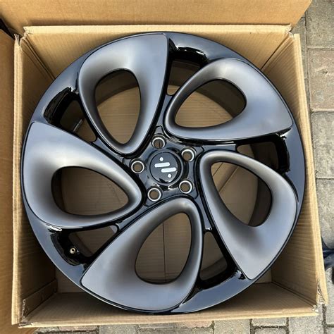 智己LS6轮毂21寸原装前后配 拆车光年版超长续航版超强性能 - 抖音