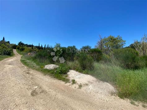 KONOVALE GRAĐEVINSKO I POLJOPRIVREDNO ZEMLJIŠTE 4481 m2 Z5