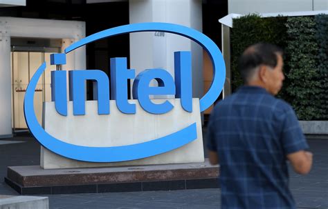 Intel poised to reemerge as world leader in computer chips