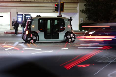 Amazon's Zoox brings driverless car testing to Phoenix - Axios Phoenix