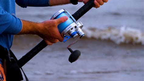 Mark Murray stalks deadly bull sharks on Africa’s shores (2 of 2)