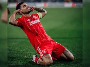 Vitor Pereira sparks Nottingham Forest to 3-0 win at Fenerbahce in ...