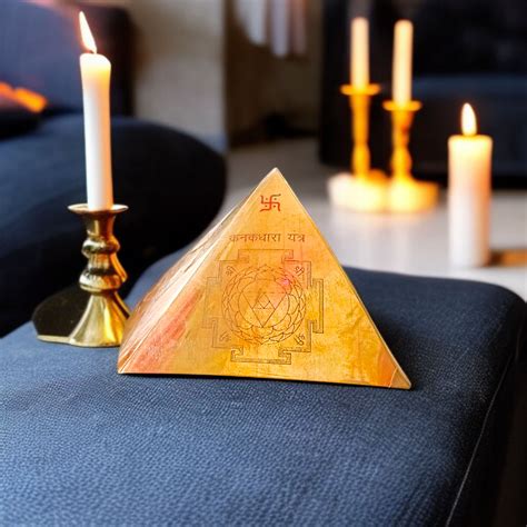 Copper Vastu Pyramid Yantra – Pillar Top Energy Balancer – Gurupujan ...