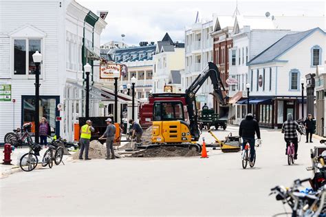 As season opens, Mackinac Island accuses ferries of ‘weaponizing access ...