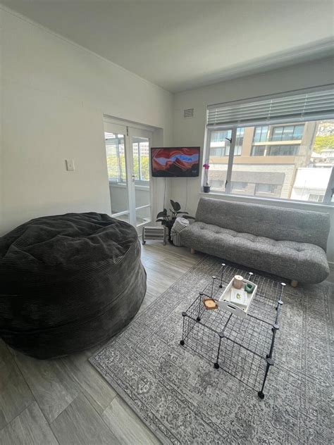 Ocean views in the heart of Three Anchor Bay - Flats for Rent in Cape ...