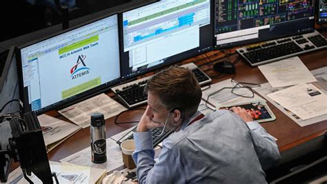 Artemis II crew nears Moon for rare far side flyby