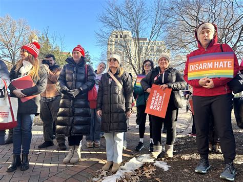 Spanberger amends, signs sweeping gun legislation reshaping Virginia’s firearm laws • Virginia ...