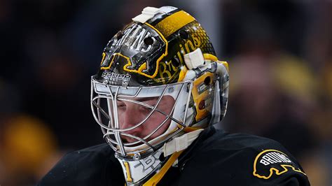 Bruins' Jeremy Swayman Erupts On Teammates During Game 4 Collapse - HEAVY